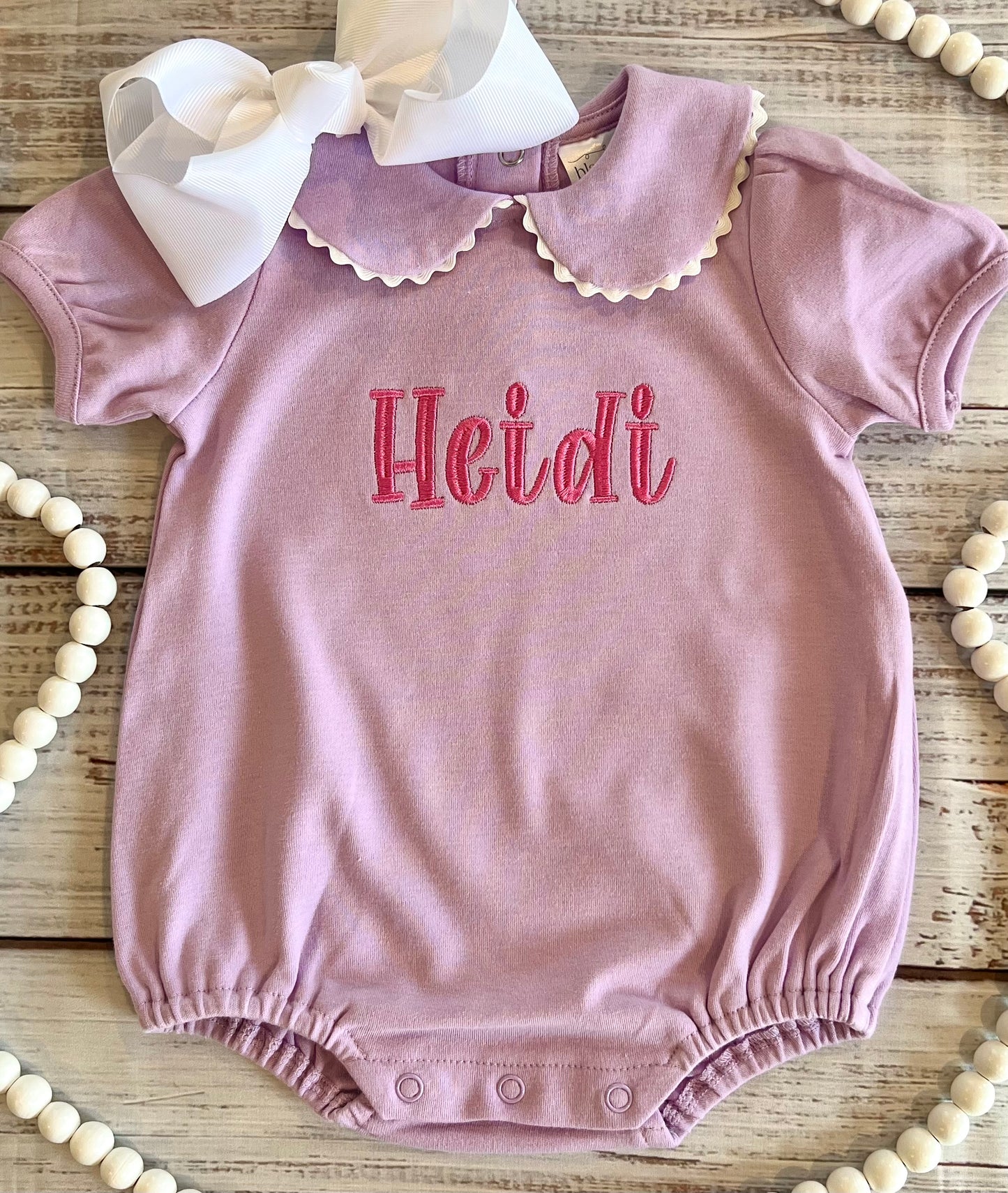Scalloped Collared Bubbles